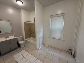 7208 Torresdale Ave in Philadelphia, PA - Foto de edificio - Building Photo