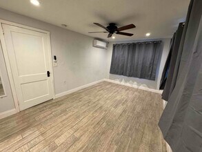 1011 Boston Ave in Fort Pierce, FL - Building Photo - Building Photo