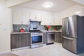 55-12 138th St in New York, NY - Building Photo - Building Photo