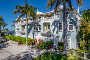 100-108 36th St in Holmes Beach, FL - Building Photo