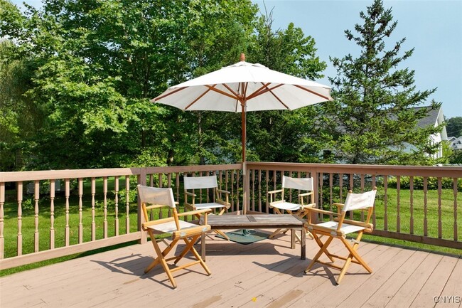 property at 871 Franklin Rd