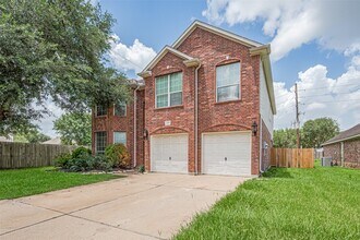 5703 Saragosa Dr in Richmond, TX - Building Photo - Building Photo