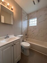 865 Hank Aaron Dr SE, Unit 201 in Atlanta, GA - Building Photo - Building Photo