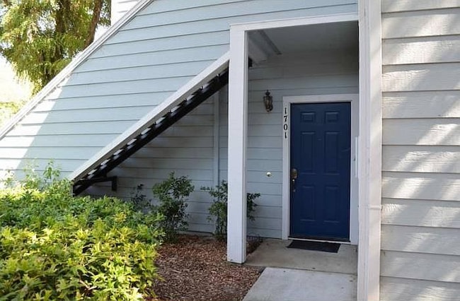 1701 Bevin Brook Dr in San Jose, CA - Building Photo - Building Photo