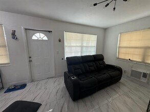 421 NE 11th St in Fort Lauderdale, FL - Building Photo - Building Photo