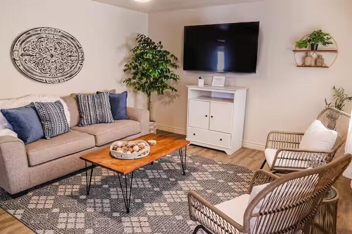 521 N 12th Ave in Pocatello, ID - Building Photo