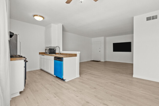 property at 21000 Parthenia St