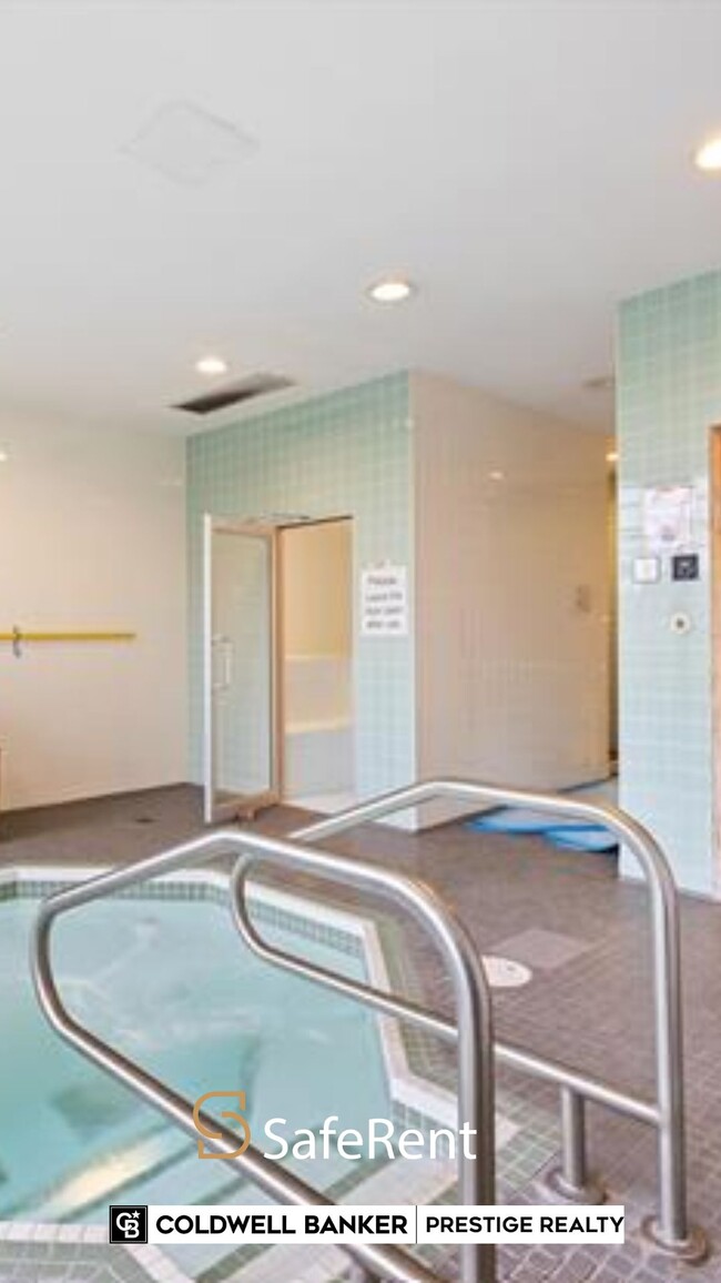 4178 Dawson St in Burnaby, BC - Building Photo - Building Photo