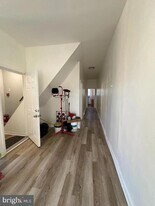 2563 N 17th St in Philadelphia, PA - Building Photo