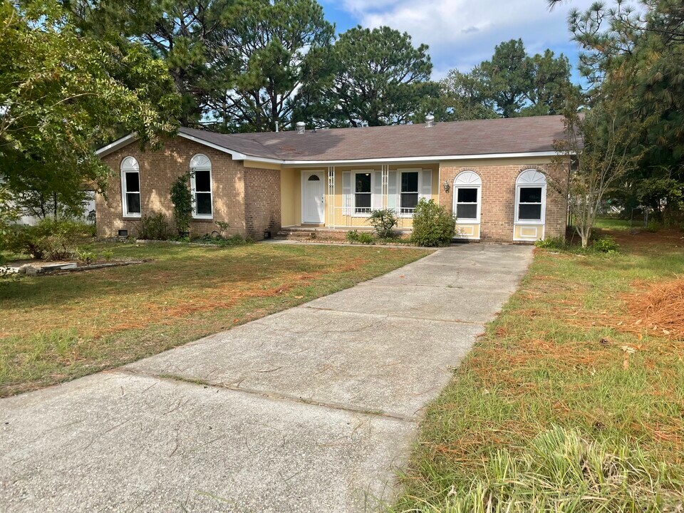 518 Platinum St in Fayetteville, NC - Building Photo