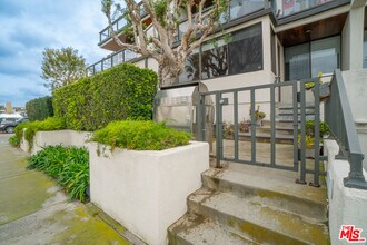 6209 Pacific Ave in Los Angeles, CA - Building Photo - Building Photo