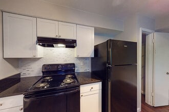 Azure Place Apartments in Memphis, TN - Foto de edificio - Building Photo
