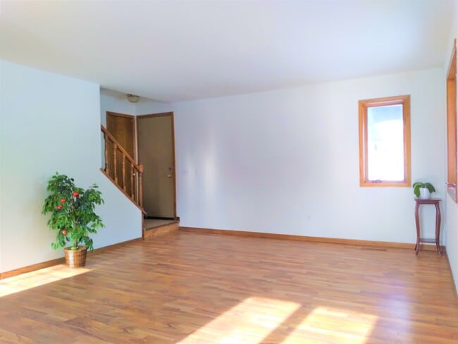 6830 Yuma Dr in Chanhassen, MN - Building Photo - Building Photo