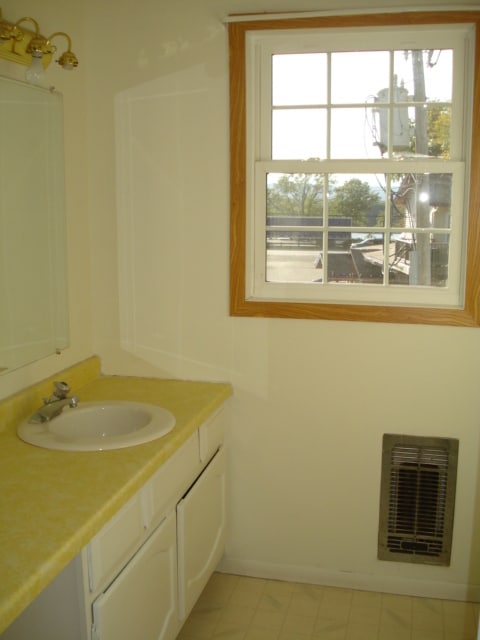302 Royal St in Onalaska, WI - Building Photo - Building Photo