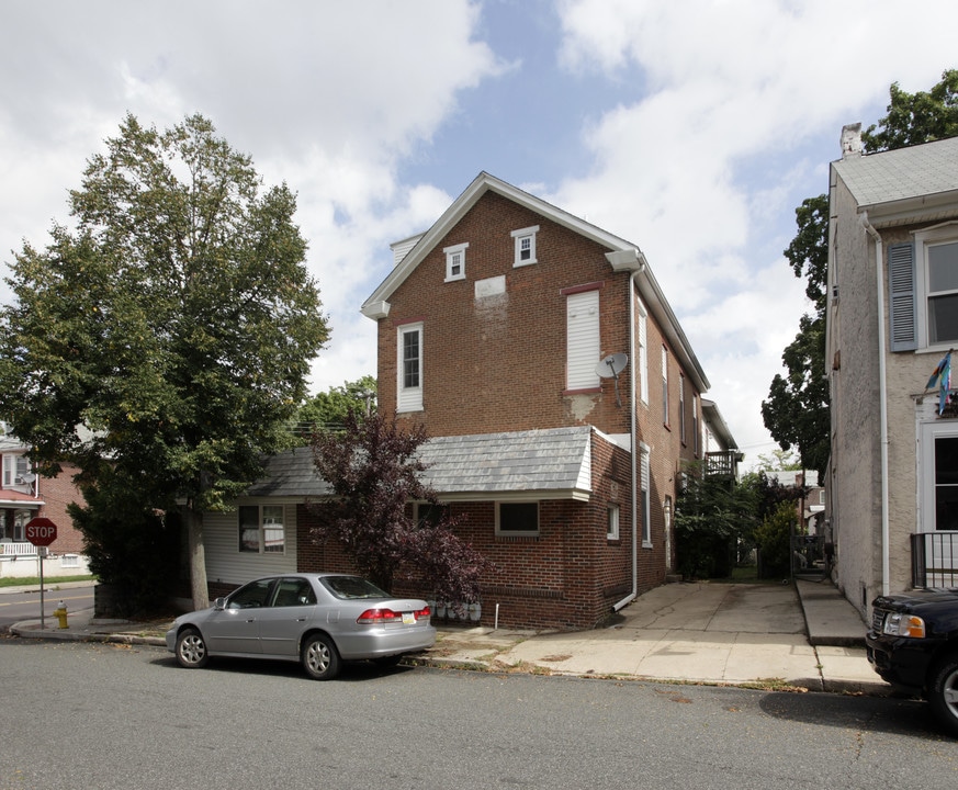 61 W 4th St in Pottstown, PA - Foto de edificio