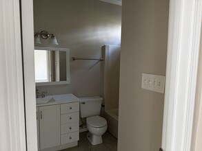 8023 Bayou Fountain Ave in Baton Rouge, LA - Foto de edificio - Building Photo