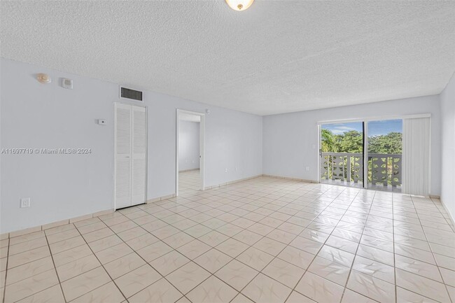 4141 Nautilus Dr in Miami Beach, FL - Building Photo - Building Photo