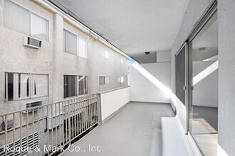 3625 Mentone Ave in Los Angeles, CA - Building Photo - Building Photo