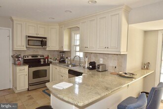 11778 Hollyview Dr in Great Falls, VA - Building Photo - Building Photo