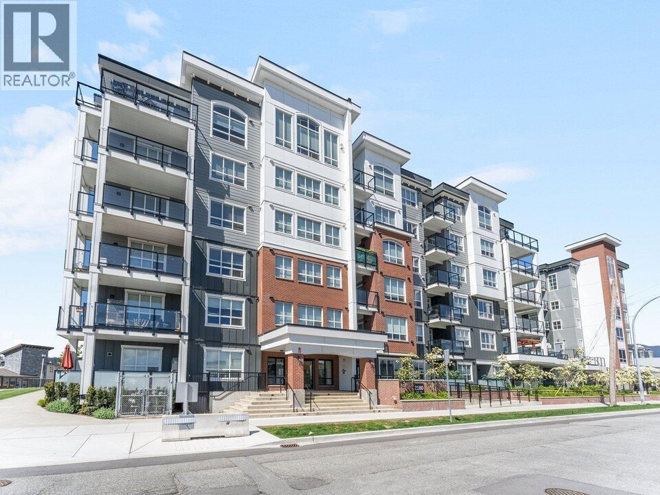 2180 Kelly Ave in Port Coquitlam, BC - Building Photo