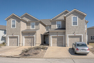 Crystal Ridge Townhomes in Kansas City, KS - Building Photo - Building Photo