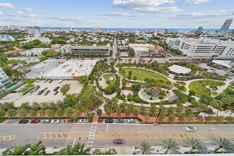 650 West Ave, Unit 1908 in Miami Beach, FL - Foto de edificio - Building Photo