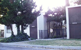 6956 Dwight Way in San Bernardino, CA - Building Photo