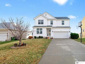 8417 S 65th St in Bellevue, NE - Building Photo