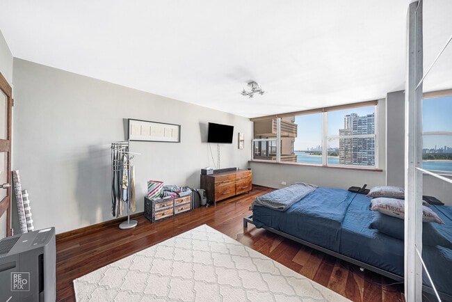 6301 N Sheridan Rd, Unit 15O in Chicago, IL - Foto de edificio - Building Photo