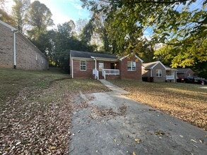 1019 Manor Dr in High Point, NC - Building Photo - Building Photo