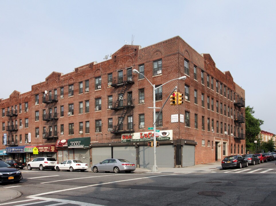 4702 - 4712 7th Ave in Brooklyn, NY - Foto de edificio