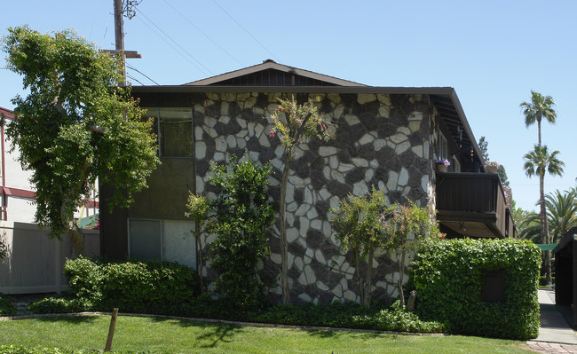 Anchor Apartments in Concord, CA - Building Photo - Building Photo