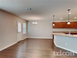 1519 Overlook Bank in San Antonio, TX - Building Photo - Building Photo