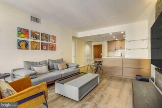 1020 N Highland St in Arlington, VA - Building Photo - Building Photo