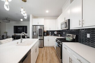 5355 Seacliff Pl in San Diego, CA - Building Photo - Building Photo