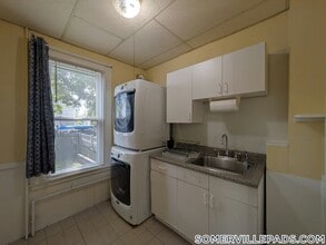 12 Thorpe St in Somerville, MA - Building Photo - Building Photo