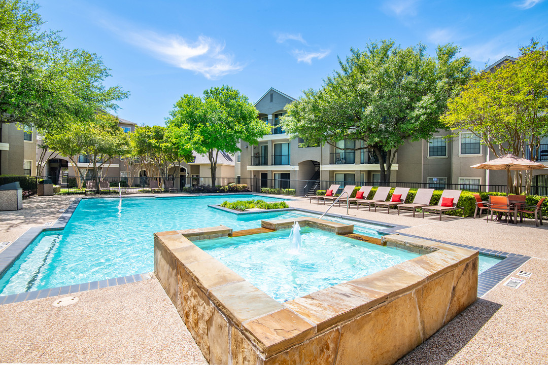 Briargrove At Vail in Dallas, TX - Building Photo