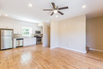 55 N Warren St in Mobile, AL - Foto de edificio - Building Photo