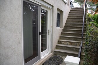 140 Woodside Ave-Unit -#1 in Harrison, NY - Building Photo - Building Photo