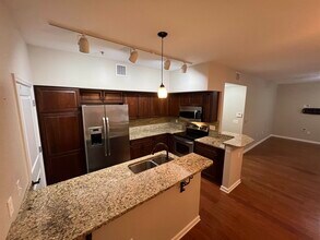 665 Tennessee St-Unit -403 in Memphis, TN - Foto de edificio - Building Photo