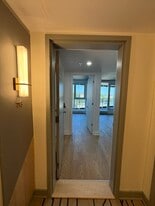 100 Murray Rue in Montréal, QC - Building Photo