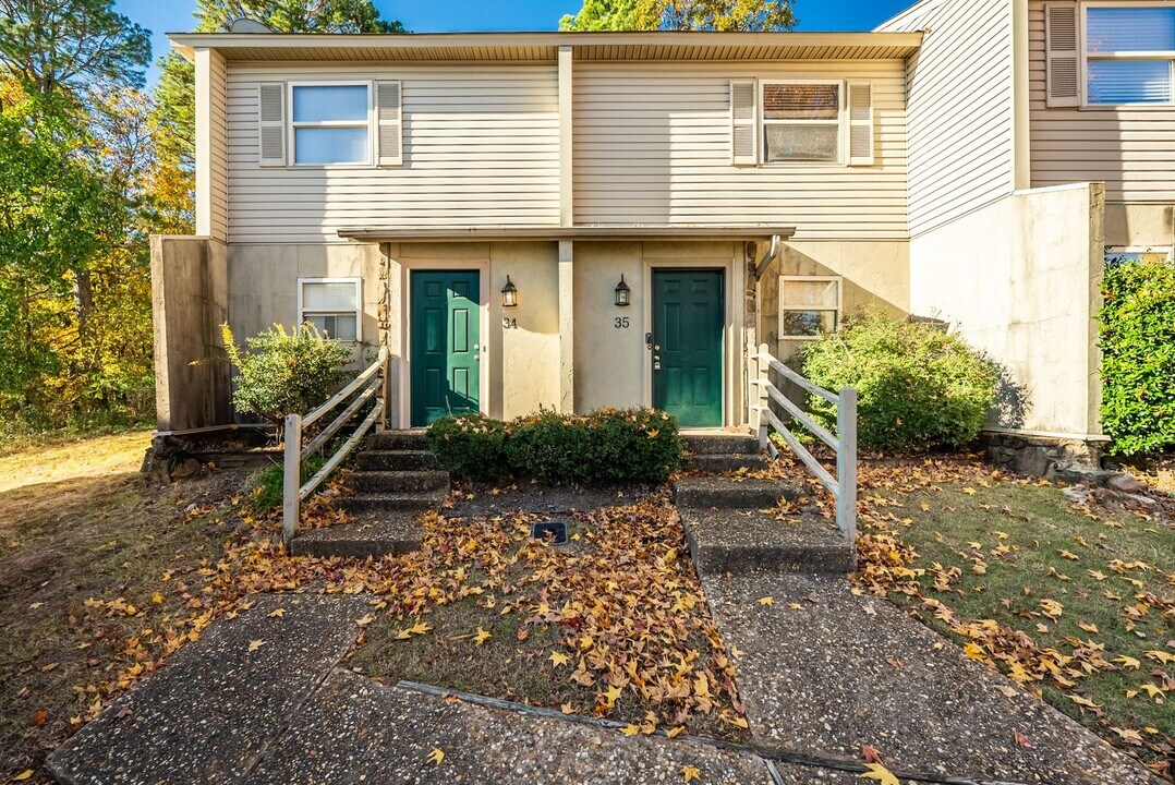 35 Edgehill Cove in Maumelle, AR - Foto de edificio