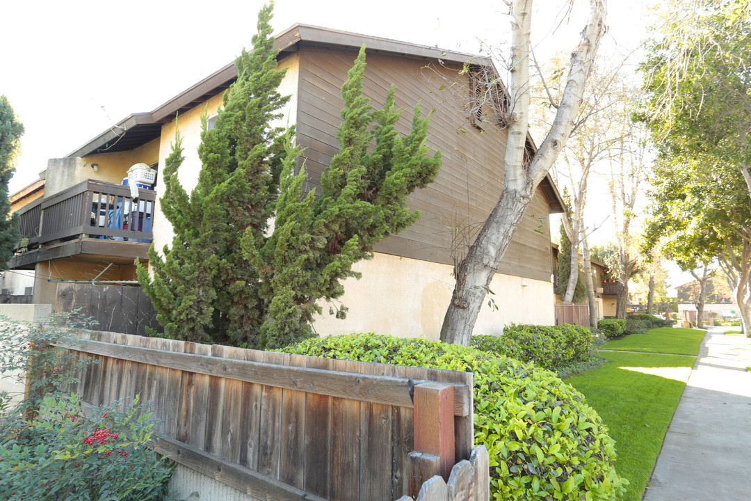 Grove Side Apartments in Garden Grove, CA - Building Photo