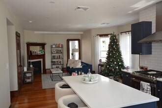 35 Lincoln St, Unit #2 in Winthrop, MA - Building Photo - Building Photo
