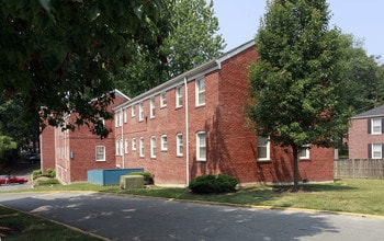 Whitefield Commons Apartments in Arlington, VA - Foto de edificio - Building Photo