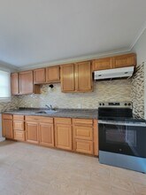 3 Curve St in Branford, CT - Building Photo - Building Photo