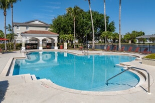 Bernwood Trace in Ft. Myers, FL - Building Photo