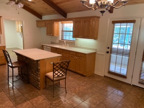 1540 Dove Rd in Gilmer, TX - Building Photo - Building Photo