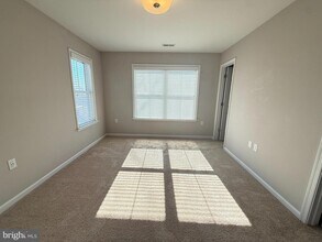 217 Brooks Cir in Winchester, VA - Building Photo - Building Photo