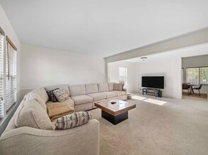 2521 Waterford Ln in Lake In The Hills, IL - Building Photo - Building Photo